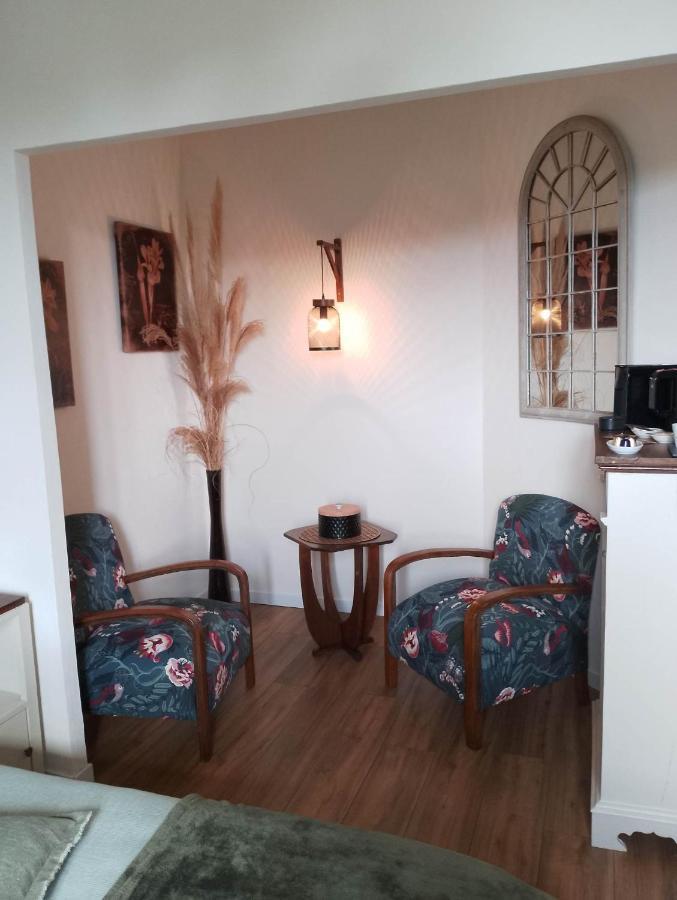 La Menardiere Serenitatis Chambre D'Hotes Petit Dejeuner Compris Corseul Exterior photo