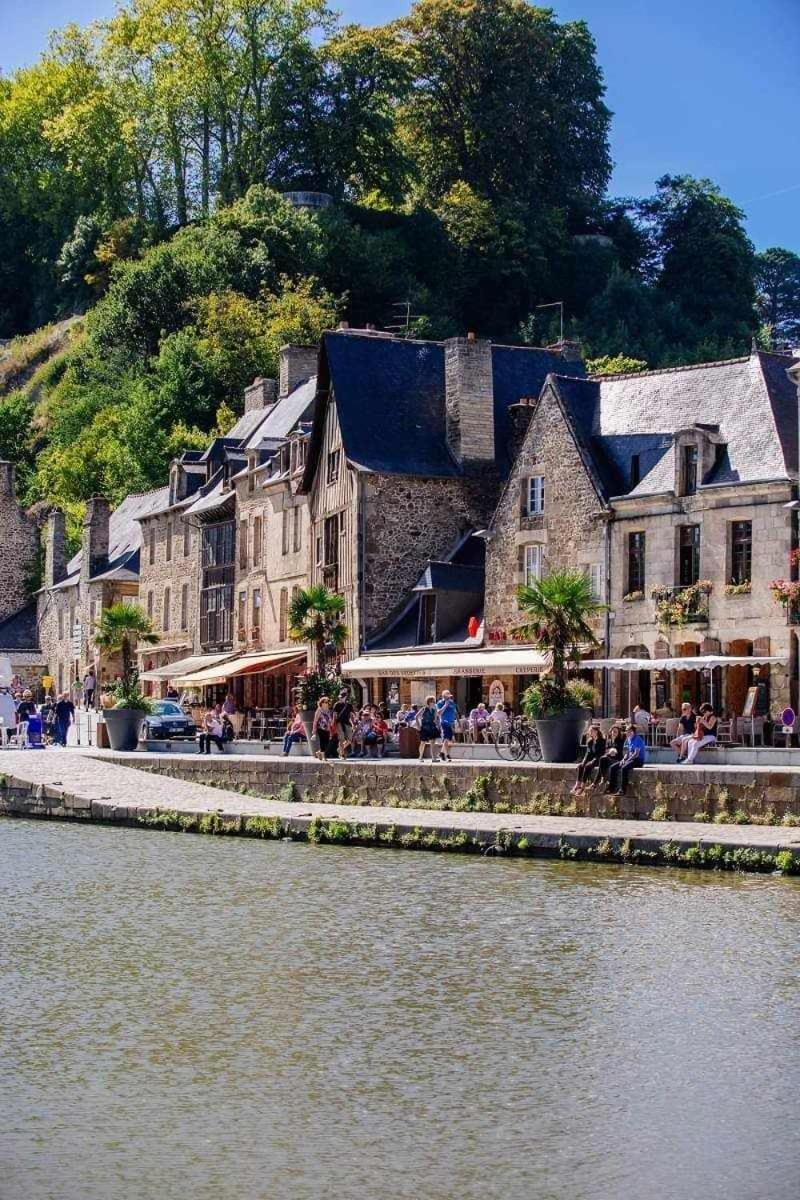 La Menardiere Serenitatis Chambre D'Hotes Petit Dejeuner Compris Corseul Exterior photo